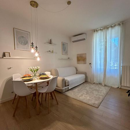 V&C Home Rental Specialist Appartamenti Fronte Lago Maggiore Germignaga Luaran gambar