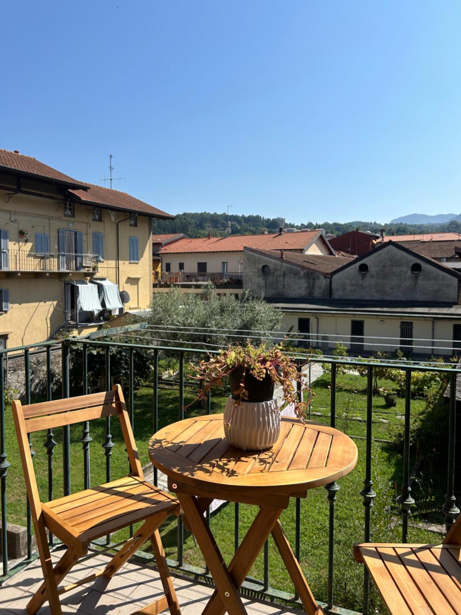 V&C Home Rental Specialist Appartamenti Fronte Lago Maggiore Germignaga Luaran gambar