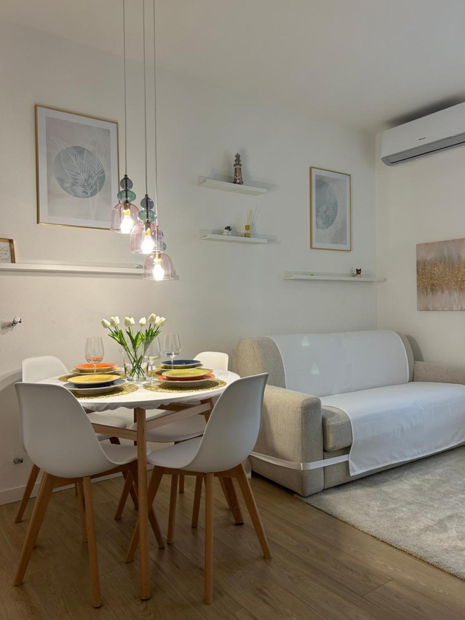 V&C Home Rental Specialist Appartamenti Fronte Lago Maggiore Germignaga Luaran gambar
