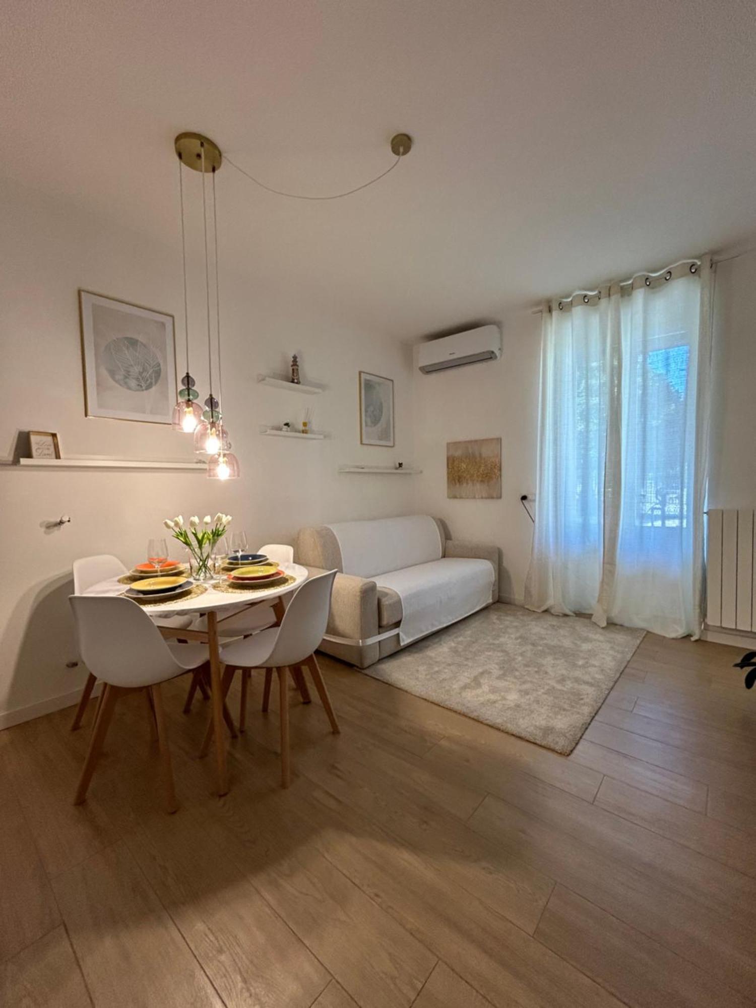 V&C Home Rental Specialist Appartamenti Fronte Lago Maggiore Germignaga Luaran gambar
